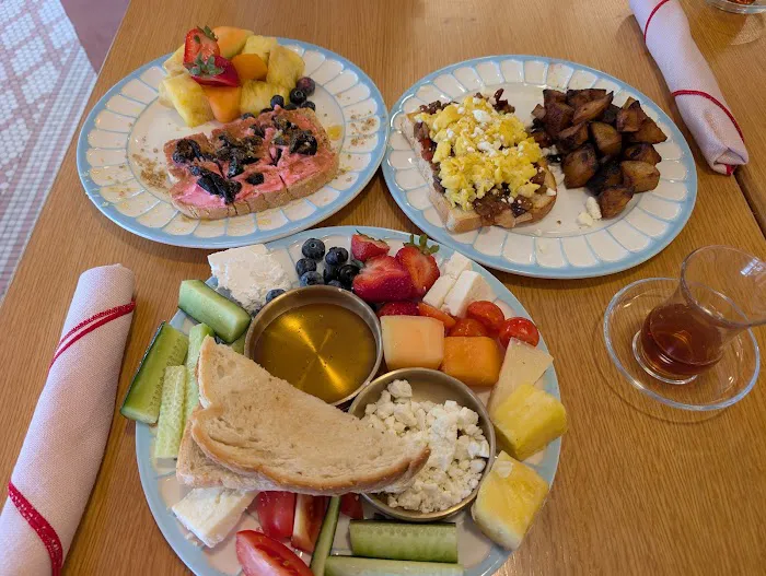 Mon Cheri Restaurant Picture 9