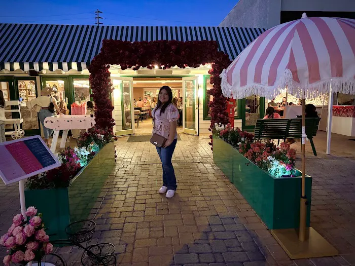 Mon Cheri Restaurant Picture 10