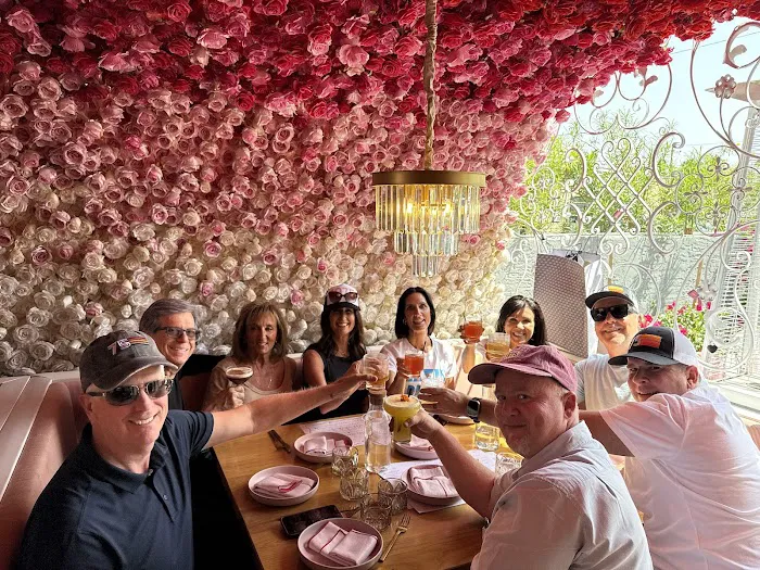 Mon Cheri Restaurant Picture 1