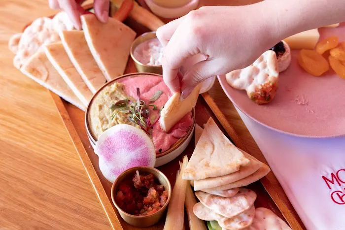 Mon Cheri Restaurant Picture 4