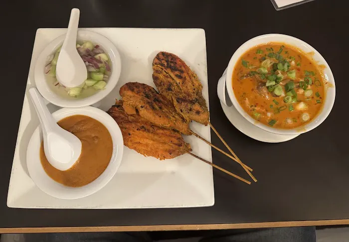 Malee's Thai Bistro Picture 8