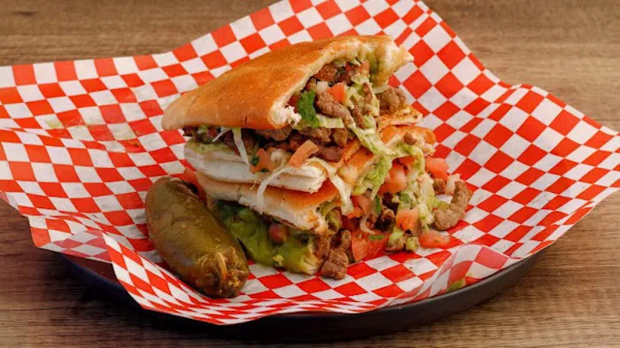 Checo's Taco Shop Picture 4