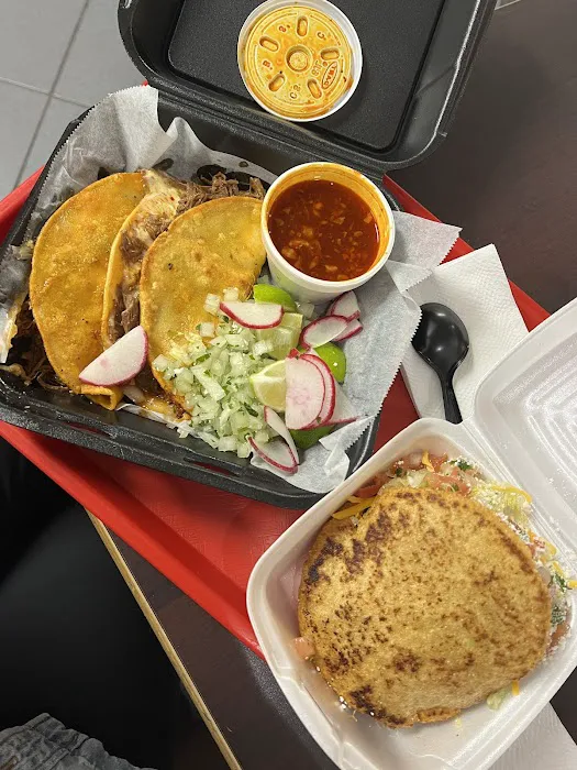 Checo's Taco Shop Picture 8