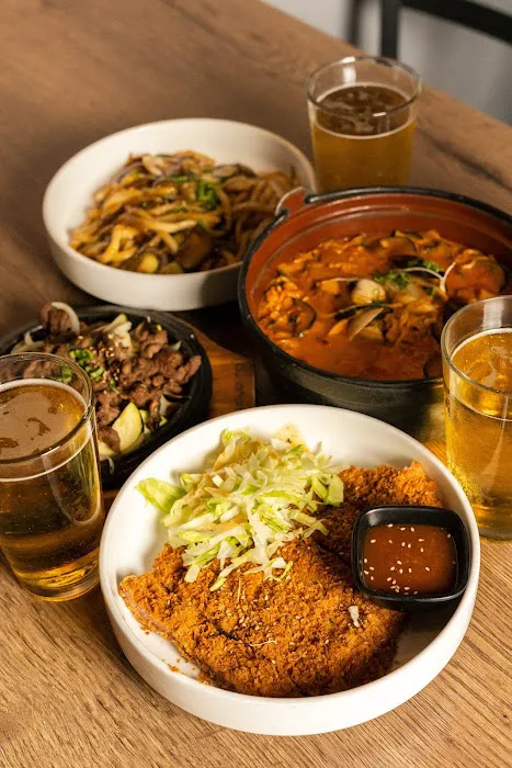 Zu Izakaya Asian Kitchen Bar (Tempe) Picture 9