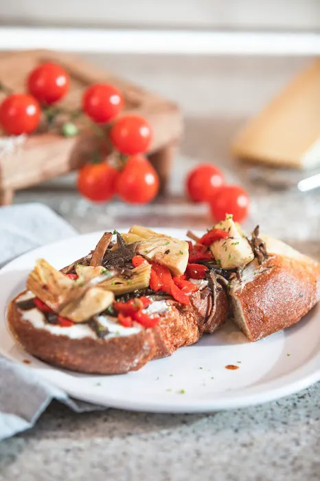 Sauce Pizza & Wine Picture 1