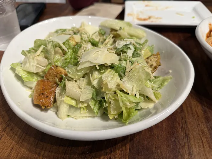 Sauce Pizza & Wine Picture 9