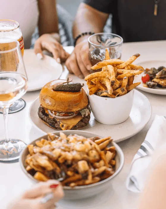 Moxies Scottsdale Restaurant Picture 3