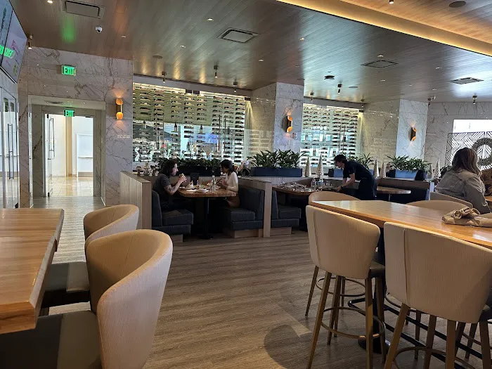 Moxies Scottsdale Restaurant Picture 5