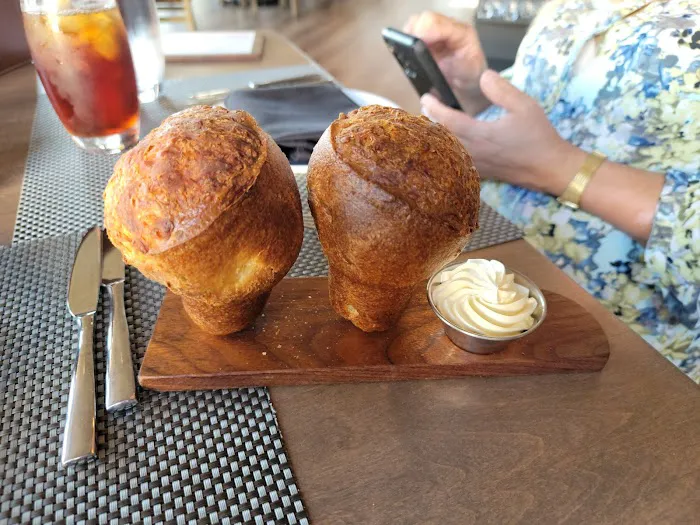 Lincoln Steakhouse & Bar Picture 9