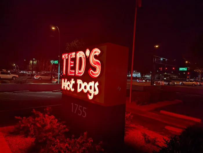 Ted's Hot Dogs Picture 5
