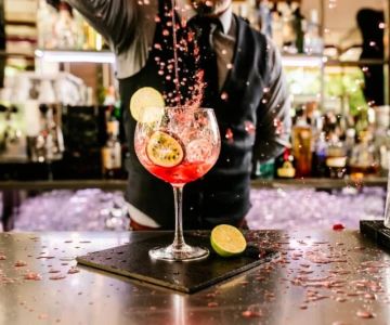 The Best Places for Happy Hour Drinks in Your City: Where to Find Great Deals