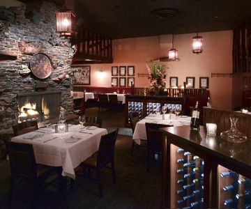 Top 5 Best Restaurants in Portland for a Cozy Dinner Experience