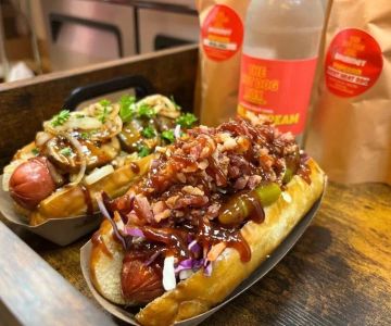 Where to Find the Best Hot Dogs in Chicago: A Chicagoan’s Guide
