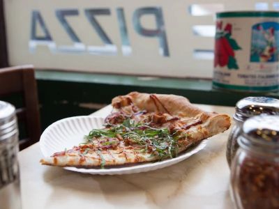 How to Find the Best Pizza Places in Chicago for a Thin-Crust Delight