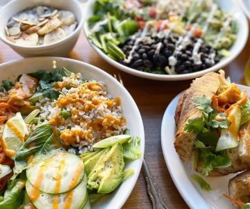 Don’t Miss These Local Favorite Spots in Chicago for Food & Culture