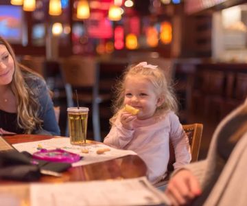 Popular Choices for Family Dining in US Cities Guide